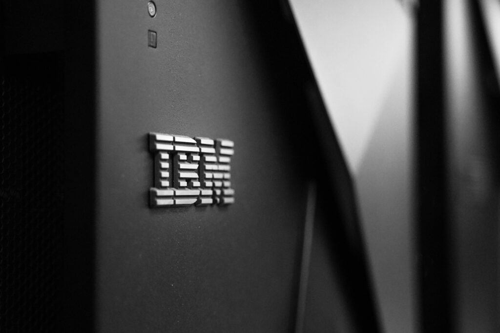 IBM AI基盤モデル Mistral Large